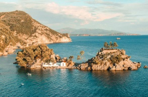 Τουρισμός: Η Vogue Αυστραλίας «ψηφίζει» Ελλάδα - Η λίστα με τα καλύτερα νησιά για το 2023 που προτείνει το περιοδικό και οι top 10 προορισμοί.