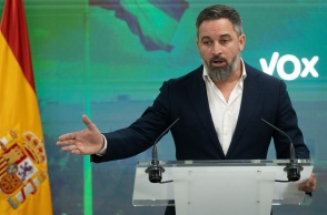 Ισπανία: Το ακροδεξιό Vox αρνείται την ύπαρξη της έμφυλης βίας και αναγκάζει το Λαϊκό Κόμμα να βαδίζει σε ναρκοπέδιο μέχρι τις εκλογές.