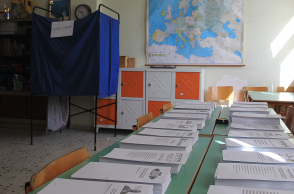 Απλή αναλογική και «παντοδυναμία Μητσοτάκη» έβαλαν τα παρατράγουδα στη Βουλή