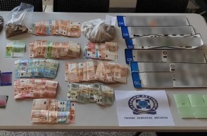 Εξάρθρωση εγκληματικής οργάνωσης που δραστηριοποιούταν στη διακίνηση κοκαΐνης στην περιοχή των Μεγάρων Αττικής - Αστυνομικοί σκύλοι εντόπισαν τα ναρκωτικά.