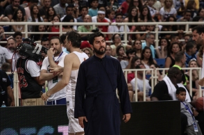 Κιβωτός του Κόσμου - πατήρ Αντώνιος: Αφέθηκε ελεύθερος με την επιβολή περιοριστικών όρων μετά την απολογία - Πώς απαντά στις καταγγελίες.