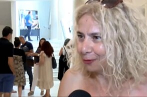 53χρονη γιαγιά από την Κρήτη πηγαίνει ξανά σχολείο