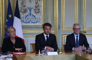 Γαλλία: Επαγρύπνηση έναντι του κινδύνου αναζωπυρώσεων των ταραχών ζήτησε από τους 241 δημάρχους που κάλεσε στο προεδρικό μέγαρο ο πρόεδρος Μακρόν.