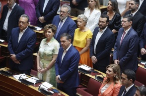 Η εκλογική συντριβή του ΣΥΡΙΖΑ, η παραίτηση του Αλέξη Τσίπρα από την ηγεσία του κόμματος και η επόμενη μέρα.