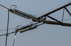 Σύρματα σε κολώνα ρεύματος