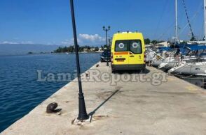 Ασθενοφόρο στο λιμάνι Ράχες της Φθιώτιδας μετά από κλήση για πνιγμό δύο ατόμων