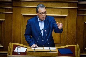 Ο Σωκράτης Φάμελλος στο βήμα της Βουλής