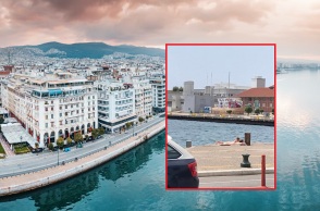 Θεσσαλονίκη: Κοπέλες έκαναν ηλιοθεραπεία τόπλες στη Λεωφόρο Νίκης - Γεύση διακοπών στο κέντρο της πόλης - Το στιγμιότυπο αναρτήθηκε στα κοινωνικά δίκτυα.  