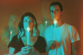 Boy Harsher: Η ιστορία και τα τραγούδια - σταθμοί του ηλεκτρονικού σχήματος που θα εμφανιστεί στο φεστιβάλ Release Athens 2023, στην Πλατεία Νερού, το Σάββατο 15 Ιουλίου.