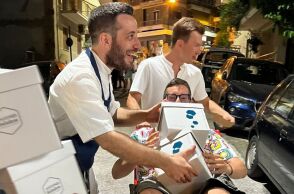 Street party στο Παγκράτι από τον Αντώνη Σελέκο και τα Conceptual Desserts