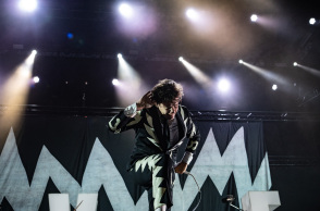 Release Athens 2023: Φωτορεπορτάζ από την εντέκατη μέρα του φεστιβάλ και τις εμφανίσεις των Arctic Monkeys, The Hives, Willie J. Healey και Green Was Greener στην Πλατεία Νερού.