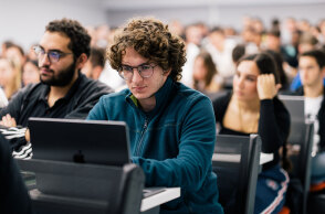 Φοιτητές Διοίκησης Επιχειρήσεων