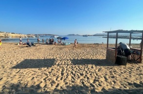 Κίνημα της Πετσέτας: Πρώτη νίκη για την πρωτοβουλία πολιτών - Απομακρύνθηκαν ξαπλώστρες και ομπρέλες στην παραλία Μικρή Σάντα Μαρία της Πάρου. 