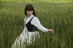 Η Alkyone συγκινεί ξανά με ένα γκρεκάνικο τραγούδι