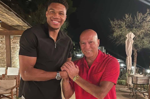 Γιάννης Αντετοκούνμπο: Η ανάρτησή του για τον Νίκο Γκάλη, μετά την τιμητική εκδήλωση στο ΟΑΚΑ - Η κοινή τους φωτογραφία και το μήνυμα θαυμασμού. 