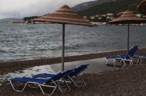 Κακοκαιρία Petar: Προβλήματα στη Δυτική Ελλάδα και τη Θεσσαλία -Σφοδρές βροχοπτώσεις σε Κεφαλονιά και Κέρκυρα, 112 στα Σύβοτα και την Καρδίτσα.