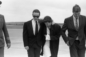 U2: Η ιστορία δημιουργίας του τραγουδιού «One Tree Hill» μετά από τραγικό δυστύχημα το καλοκαίρι του 1986.