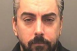 Ίαν Γουάτκινς: Ο πρώην τραγουδιστής των Lostprophets που καταδικάστηκε το 2013 για σεξουαλική κακοποίηση παιδιών μαχαιρώθηκε στη φυλακή - Είχε κρατηθεί όμηρος.