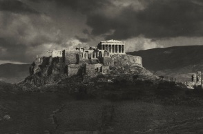 «Oι κολόνες της Ακρόπολης στο χρώμα του κεχριμπαριού είναι από τα ωραιότερα πράγματα που έχω δει στη ζωή μου» Σίγκμουντ Φρόυντ. Φωτ:  Francois -Frederic Boissonnas, ,1907