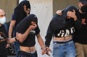 Νέα Φιλαδέλφεια: 13 οι βασικοί ύποπτοι για τη δολοφονική επίθεση στον 29χρονο - Εννέα Κροάτες, τρεις Έλληνες και ένας Αλβανός στη λίστα της ΕΛ.ΑΣ.