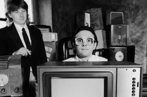 «Video Killed the Radio Star»: Η ιστορία του τραγουδιού των The Buggles που έγινε το πρώτο βιντεοκλίπ που προβλήθηκε στο MTV το καλοκαίρι του 1981.