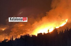Κεφαλονιά: Μαίνεται η μεγάλη φωτιά στην Αγία Ειρήνη