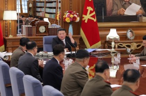 ΗΠΑ: Το υπουργείο Οικονομικών επέβαλε κυρώσεις σε τρεις εταιρίες για τη διευκόλυνση πωλήσεων όπλων στη Ρωσία μέσω της Βόρειας Κορέας. 