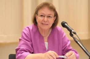 Μενδώνη προς μίμηση.