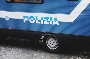 Ιταλία: Συνελήφθη ο 21χρονος Ολλανδός που σκότωσε τον πατέρα του και οικογενειακό φίλο, που τους φιλοξενούσε στις διακοπές - Μεγάλη αστυνομική επιχείρηση.