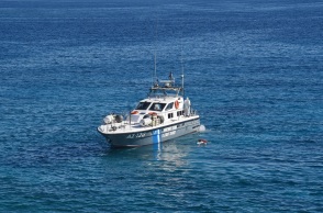 Λιμενικό Σώμα: Περισυλλογή και διάσωση παράτυπων μεταναστών που επέβαιναν σε λέμβο νότια του Φαρμοκονησίου - Μεταφέρθηκαν με ασφάλεια στη Λέρο.