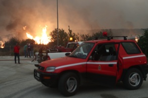 Φωτιά στην Αλεξανδρούπολη: Ειδοποιήθηκαν μέσω του 112 ώστε να εκκενώσουν την περιοχή τους οι κάτοικοι εννέα οικισμών - Ποιες περιοχές απειλούνται.