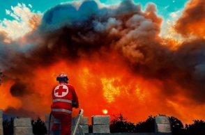 Ελληνικός Ερυθρός Σταυρός: Συγκέντρωση χρημάτων και τροφίμων για τους πυρόπληκτους - Λογαριασμοί εξυπηρέτησης, τηλέφωνα και απαραίτητες διευθύνσεις.