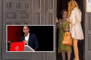 Λούις Ρουμπιάλες: Kλείστηκε σε εκκλησία και ξεκίνησε απεργία πείνας η μητέρα του επικεφαλής της ισπανικής ομοσπονδίας ποδοσφαίρου - Νέο επεισόδιο στο σκάνδαλο.