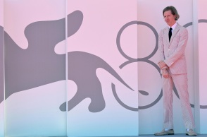 80ό Φεστιβάλ Βενετίας: «Όχι» στη λογοκρισία των βιβλίων του Ρόαλντ Νταλ δηλώνει ο σκηνοθέτης Γουές Άντερσον - Η νέα ταινία του βασίζεται σε έργο του συγγραφέα.