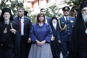 Κατερίνα Σακελλαροπούλου: Επίτιμοι δημότες του Δήμου Πύργου ανακηρύχθηκαν η Πρόεδρος της Δημοκρατίας και ο Οικουμενικός Πατριάρχης Βαρθολομαίος.