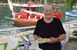 Τα μυστικά της σκοπελίτικης τυρόπιτας από την κυρά Κατίνα