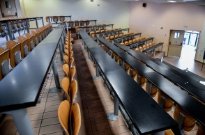 Αμφιθέατρο Πανεπιστημίου χωρίς φοιτητές