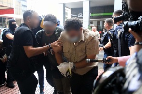 Blue Horizon: Προσήχθησαν στα δικαστήρια Πειραιά οι συλληφθέντες για τον θάνατο του 36χρονου Αντώνη Καργιώτη - Το κατηγορητήριο που τους βαραίνει.