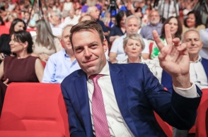 Σας παρακαλώ, ψηφίστε Κασσελάκη