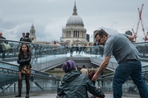 Βρετανία: Οι κάτοικοι της χώρας κινδυνεύουν να βιώσουν τη χειρότερη πτώση του βιοτικού τους επιπέδου από τη δεκαετία του 1950, σύμφωνα με μελέτη.