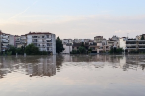 Αν μάθαμε κάτι, τώρα δεν είναι η ώρα να τάξουμε θαύματα και επιδόματα για τη Θεσσαλία 