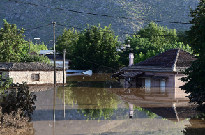 «Τρύπια» σωσίβια, «αδιάβροχες» ψήφοι