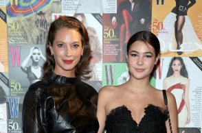 Η Κρίστι Τέρλινγκτον με την κόρη της,  Γκρέις Μπερνς © Dimitrios Kambouris/Getty Images for W Magazine