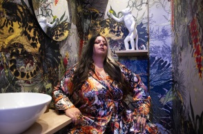 The Eye Altering: Η τολμηρή γκαλερί στη Θεσσαλονίκη που «τρέχει» η Ελένη Γιαννακούλη