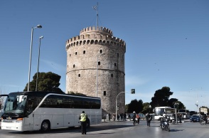 Θεσσαλονίκη: Ξέχασαν 9χρονο ΑμεΑ σε λεωφορείο για τέσσερις ώρες - Εγκαταλείφθηκε χωρίς να γίνει αντιληπτή η απουσία του - Συνελήφθη ο οδηγός και μία συνοδός.