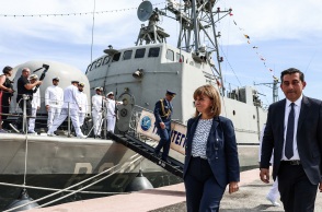 Κατερίνα Σακελλαροπούλου: Η Πρόεδρος της Δημοκρατίας επισκέφθηκε τη Σκιάθο, για την 80ή επέτειο της βύθισης του υποβρυχίου «Κατσώνης» από τους Γερμανούς.