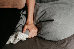 Βέλγιο: Ανατριχιαστικές μαρτυρίες δύο κοριτσιών που κακοποιήθηκαν από τον παππού τους όταν ήταν 8 ετών - Οργή για την καθυστέρηση απονομής δικαιοσύνης.