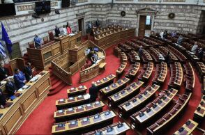 Ενός λεπτού σιγή στη Βουλή για τα θύματα του τραγικού δυστυχήματος στη Λιβύη