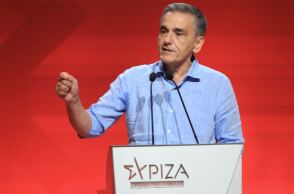 Ο Τσακαλώτος στηρίζει Αχτσιόγλου και αφήνει «αιχμές» για την υποψηφιότητα και το σχέδιο Κασσελάκη