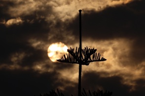 Ο καιρός αύριο: Νεφώσεις και τοπικές βροχές την Κυριακή 24 Σεπτεμβρίου – Έως 33 βαθμούς Κελσίου η θερμοκρασία στην Αθήνα - Η πρόγνωση του meteo και της EMY.